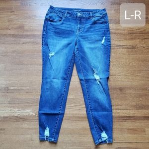 Maurices | Distressed Mid-Rise Skinny Jean | L-R